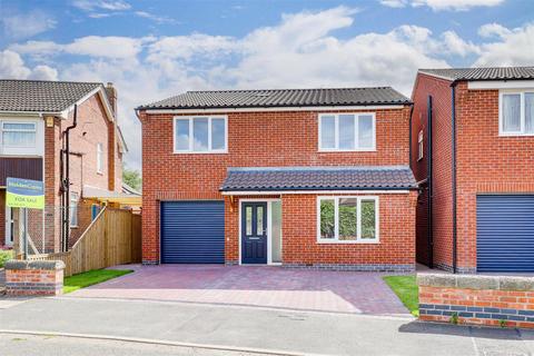 Wilne Close, Long Eaton NG10 4 bed detached house for sale