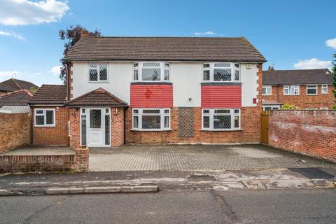 The Close, Iver SL0 4 bed detached house for sale