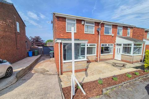 Hollymount Drive, Moorside, Oldham, OL4 3 bed semi