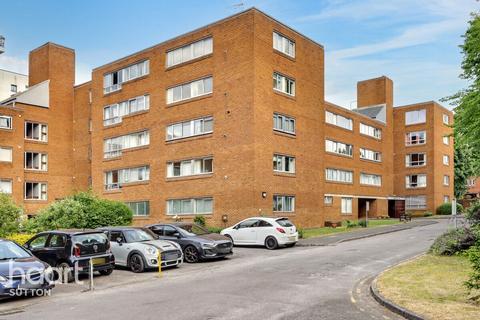 Homefield Park, Sutton 2 bed flat for sale