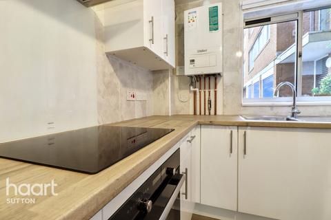 Homefield Park, Sutton 2 bed flat for sale