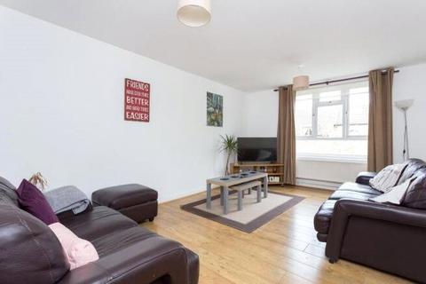 Wolftencroft Close, London 3 bed apartment for sale