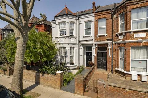 5 bedroom semi-detached house for sale