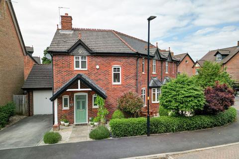 Wellcroft Gardens, Lymm WA13 3 bed semi