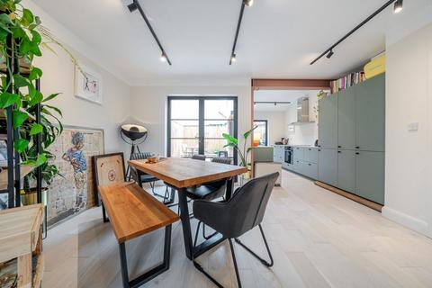 Seely Road, London, SW17 3 bed terraced house for sale
