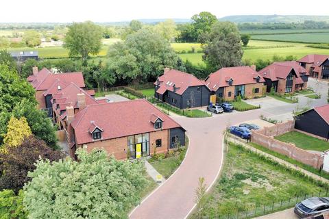 Whimbrel Lodge, Owlswick HP27 3 bed detached house for sale