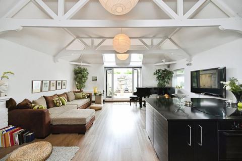 The Cliff, Brighton BN2 2 bed apartment for sale
