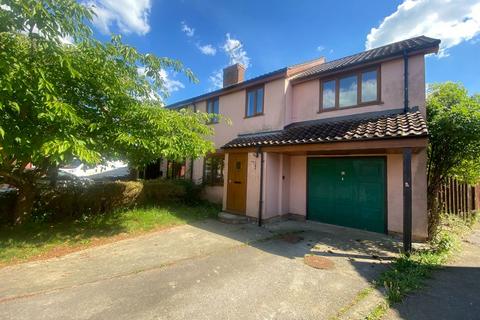 Tudor Close, Framlingham, Suffolk 4 bed semi
