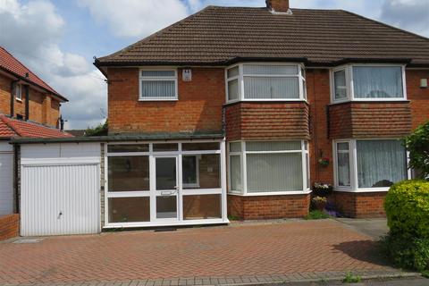 Ringmere Avenue, Birmingham B36 3 bed semi