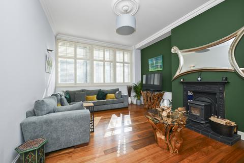 1 Braefoot Terrace, Edinburgh, EH16 6AA 2 bed flat for sale