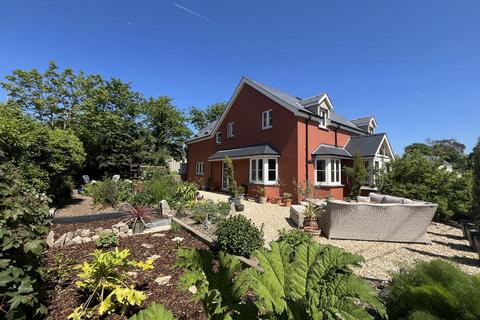 Walton East, Clarbeston Road 5 bed detached house for sale