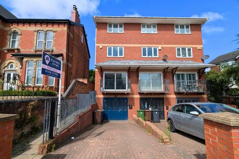 Southport PR8 3 bed townhouse for sale