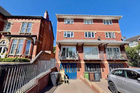 Liverpool Road, Southport PR8 3 bed end of terrace house for sale