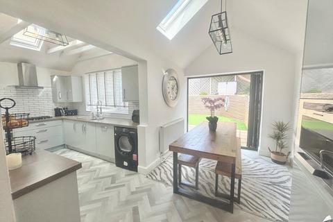 Llwynmawr Road, Sketty Swansea 3 bed semi