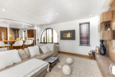 Codling Close, London E1W 2 bed flat for sale