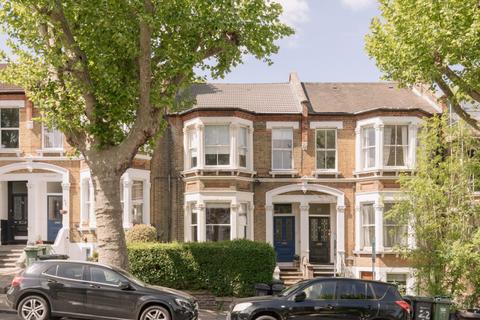 Jerningham Rd, New Cross, SE14 2 bed flat for sale