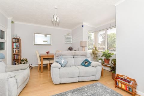 Greentrees, Worthing BN11 2 bed ground floor flat for sale