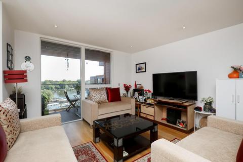 Malthouse Court, Brentford 3 bed flat for sale