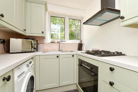 Downs Court Road, Purley, Surrey 2 bed apartment for sale