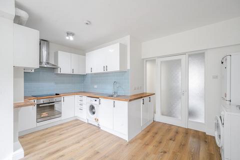 Willesden Lane, London, NW6 2 bed flat for sale