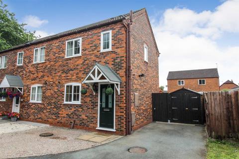 2 bedroom semi-detached house for sale