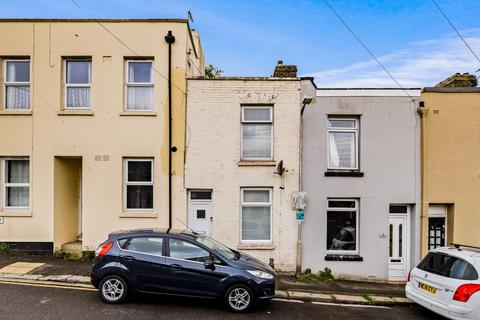 West Street, Dover, CT17 2 bed terraced house for sale