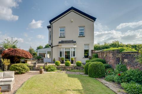 Timothy Lane, Upper Batley 3 bed detached house for sale