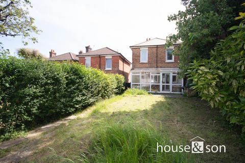 Frampton Road, Bournemouth 3 bed detached house for sale