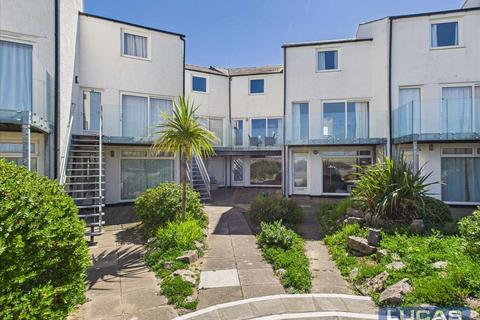 Capel Lodge, Ravenspoint Road... 2 bed apartment for sale