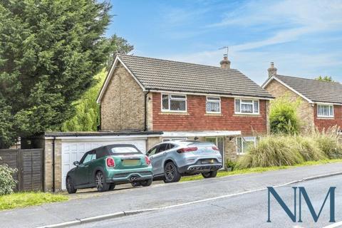 East Grinstead RH19 4 bed detached house for sale