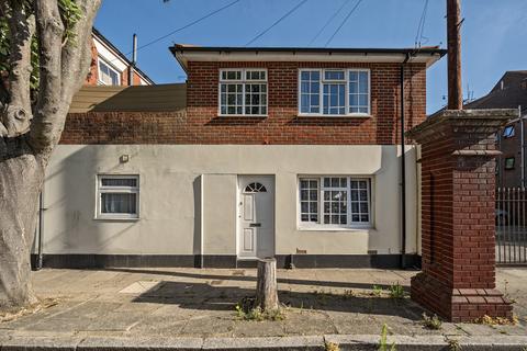 Old Commercial Road, Hampshire PO1 1 bed flat for sale