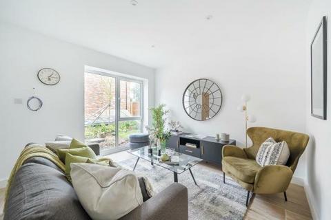 Champagne Walk, 6A Dudley Road... 2 bed semi
