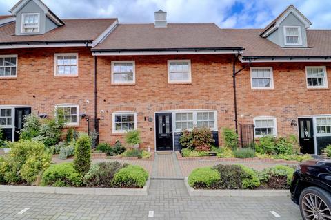 De Havilland Court, High Wycombe HP13 3 bed terraced house for sale