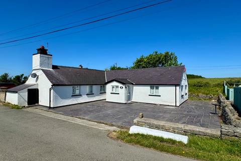 Llanfwrog, Isle of Anglesey, LL65 4 bed detached house for sale