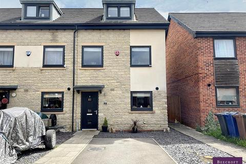 Acorn Avenue, Thurnscoe, Rotherham 3 bed townhouse for sale