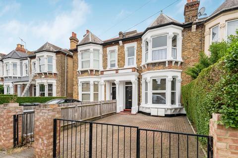 Hurstbourne Road, London 2 bed apartment for sale