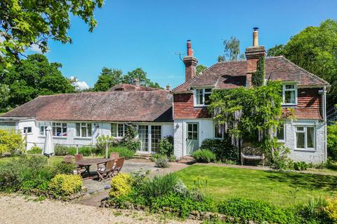 Rural Lane Location In Hawkhurst 4 bed semi