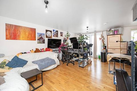 Westport Street, Limehouse, London, E1 1 bed flat for sale
