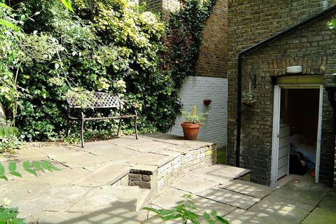 Westgate Terrace, Chelsea, London, SW10 2 bed flat for sale