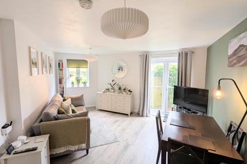 Somerville Rise, Bracknell, RG12 2 bed ground floor flat for sale