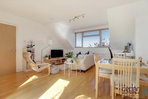Minster Road, West Hampstead NW2 2 bed flat for sale