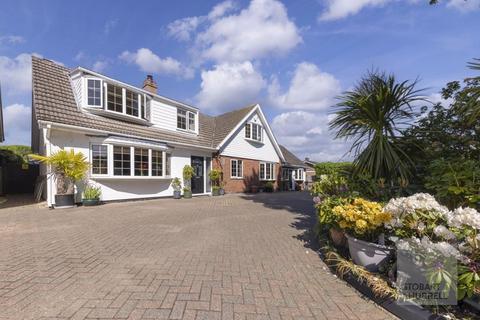 The Street, Norwich NR8 5 bed detached house for sale
