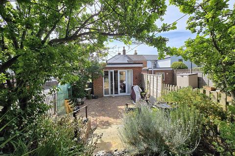 Upper Green Road, St. Helens, PO33 1UG 2 bed semi