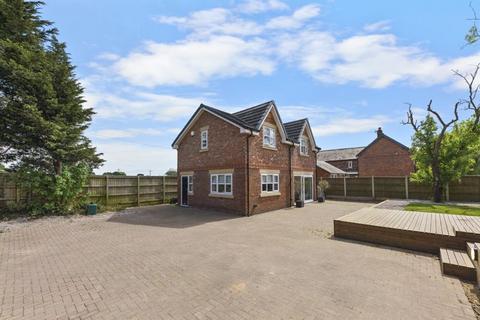 Flag Lane, Chorley PR7 2 bed detached house for sale