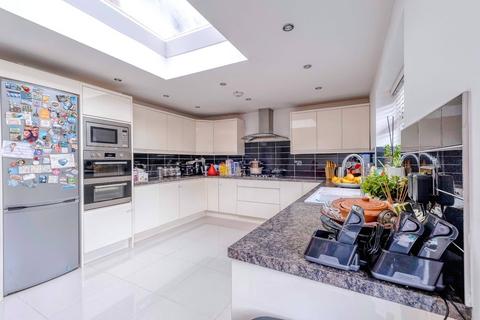 Manor Road North, Surrey KT7 5 bed terraced house for sale