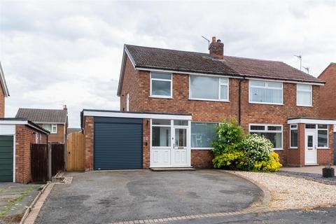 Willow Grove, Northwich CW8 3 bed semi