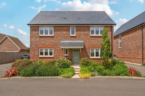Chestnut Drive, Thakeham, RH20 3 bed detached house for sale