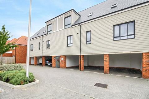 Dakota Drive, Chatham, Kent, ME4 2 bed flat for sale