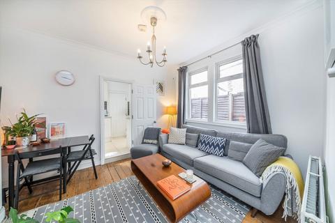 Fairlight Road, London SW17 2 bed maisonette for sale