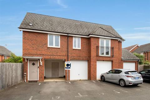 Lundy Walk, Bletchley, Milton Keynes 2 bed coach house for sale